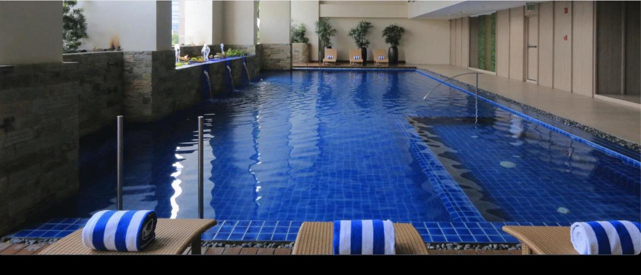 One Bedroom Apartment With Netflix At Greenbelt Makati Manila Eksteriør bilde